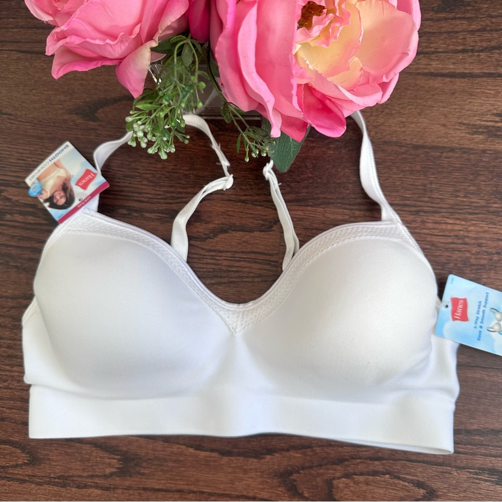 NWT Hanes Smooth Comfort white wireless bra, size M